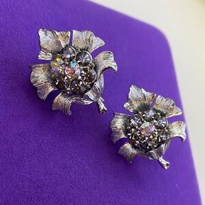 💛 Vintage Coro Silver Floral Crystal Clip On Earrings | Aurora Borealis Designer